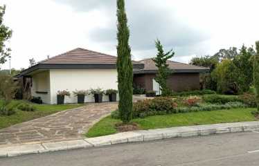 Casa Campestre en Venta en el Alto de las Palmas