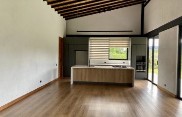 Casa Campestre en Venta en Monte Sereno – El Retiro