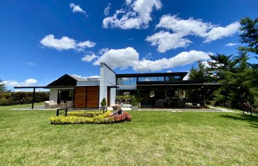 CASA CAMPESTRE EN LA CAMPIÑA-VIA RIONEGRO/LA CEJA