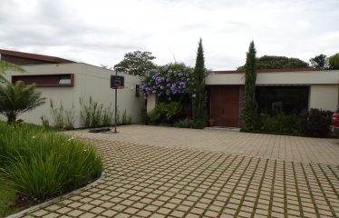 CASA HARAS DE SANTA LUCIA , LLANOGRANDE – RIONEGRO.